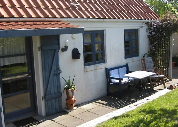 4 Person In Bramming-by Traum